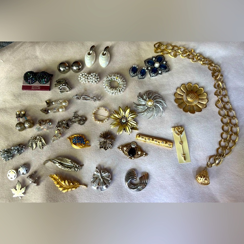 Vintage Jewelry 1960s,70s,80s Earrings, Brooches, necklace